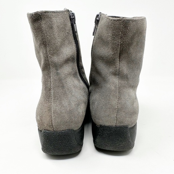 Clarks Ashlyn Suede Ankle Boots - Picture 3 of 8
